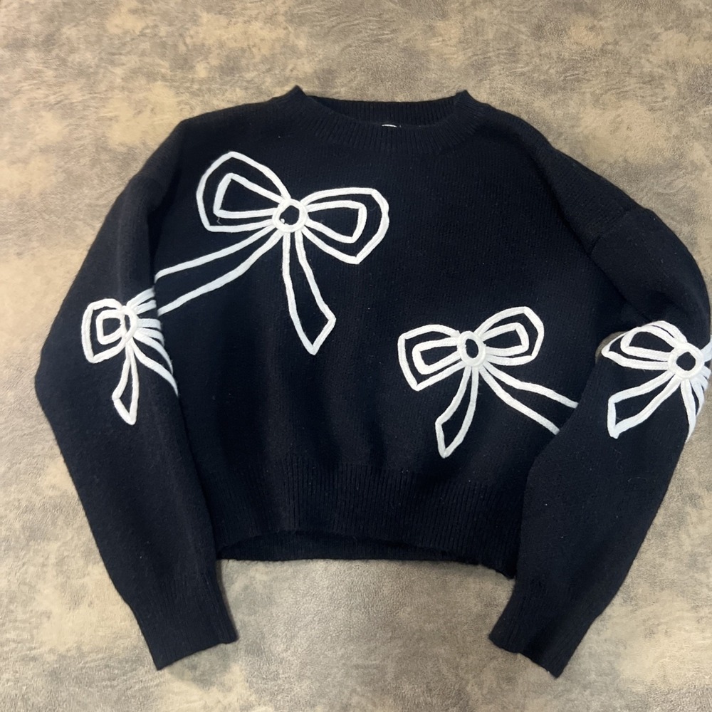 Luna Ivy Anthroplogie Sweater  Women's Size S Black Bow Pullover Crew‎